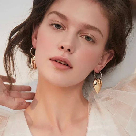 Big Gold Tone Heart ❤️ Hoop Earrings - Picture 5 of 6